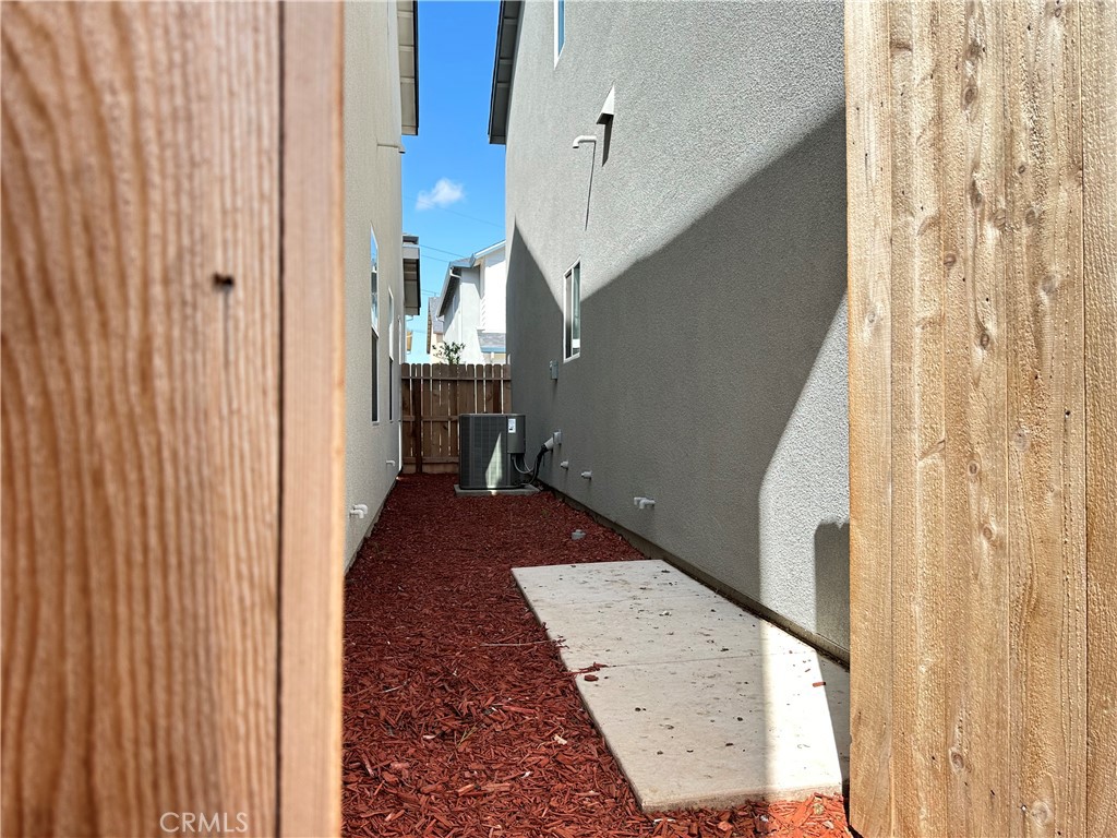 204 Montage Dr, Merced, CA 95348