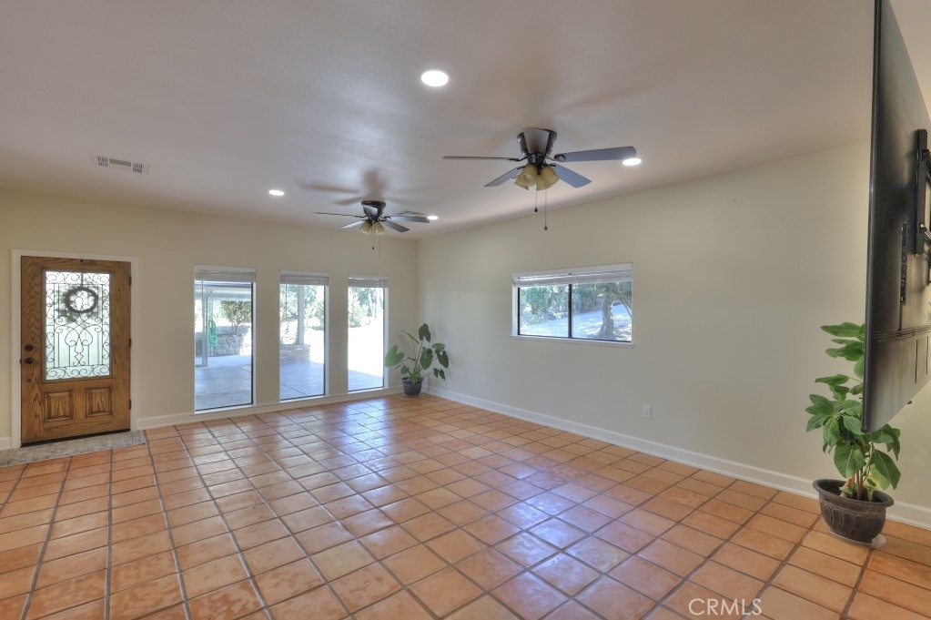 11714 Livingston Cressey, Livingston, CA 95334