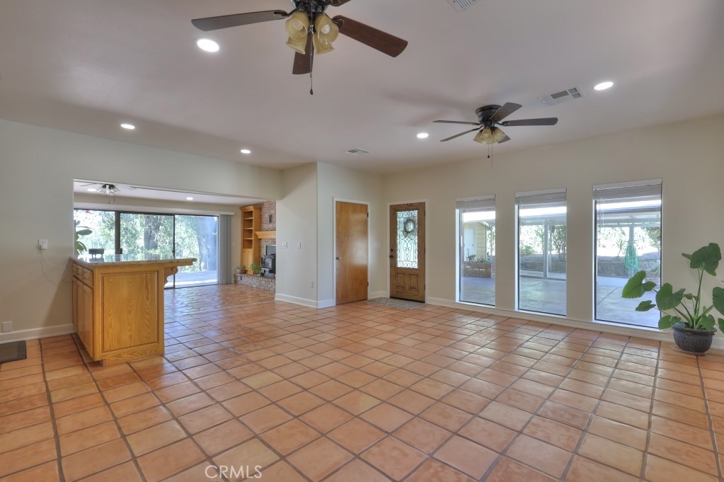 11714 Livingston Cressey, Livingston, CA 95334