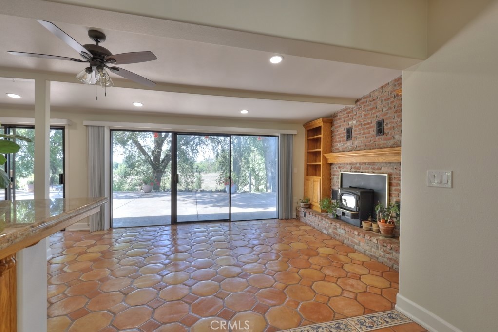 11714 Livingston Cressey, Livingston, CA 95334