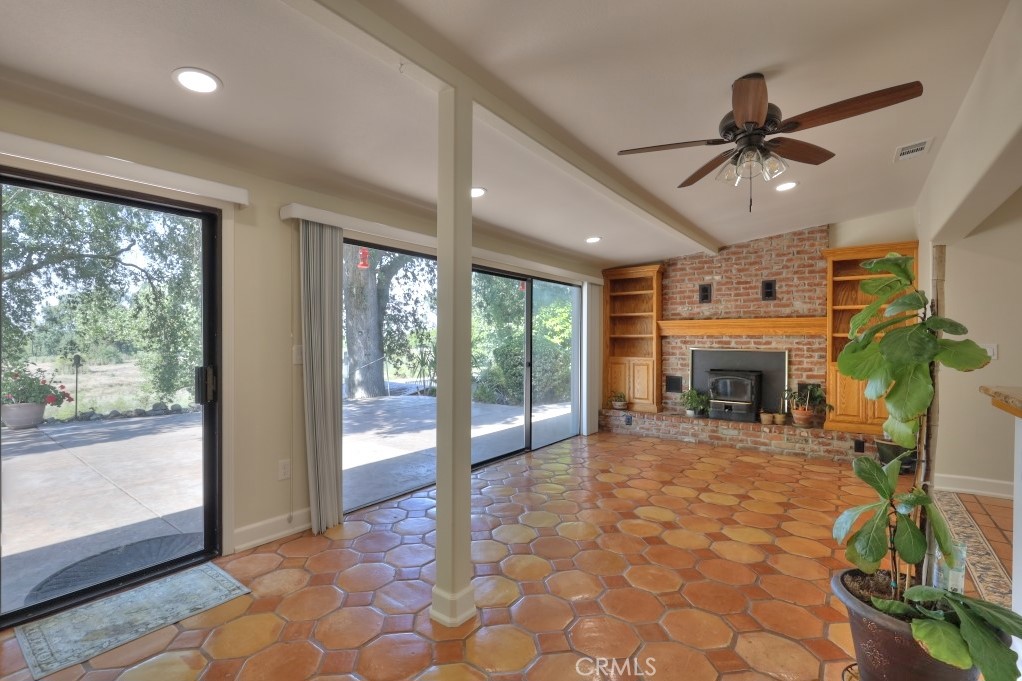 11714 Livingston Cressey, Livingston, CA 95334