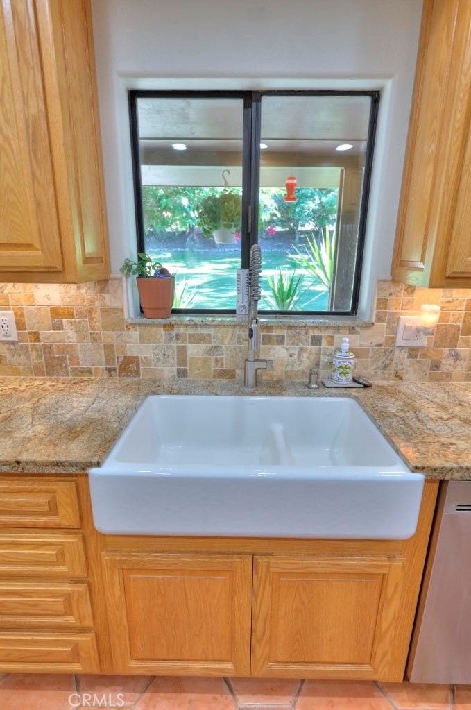 11714 Livingston Cressey, Livingston, CA 95334