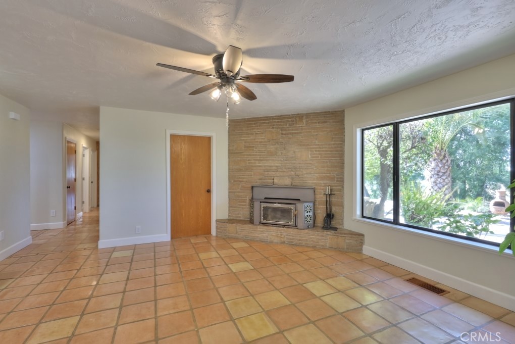 11714 Livingston Cressey, Livingston, CA 95334