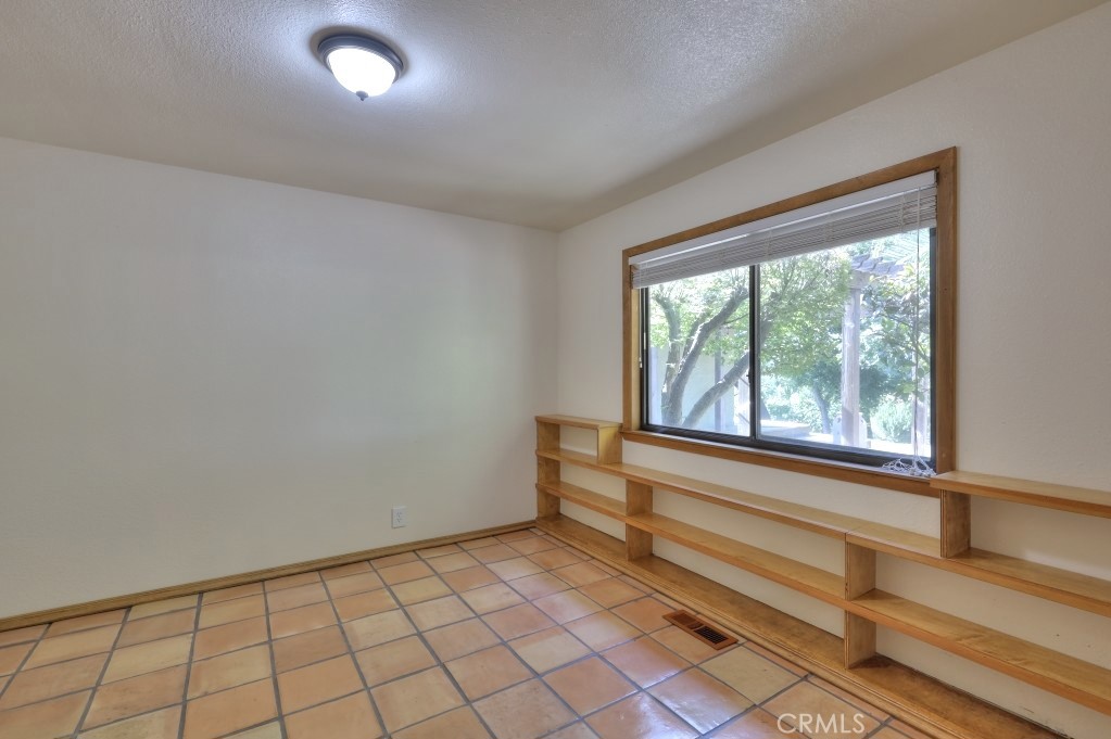 11714 Livingston Cressey, Livingston, CA 95334