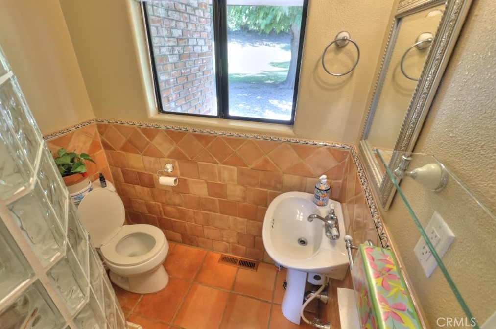 11714 Livingston Cressey, Livingston, CA 95334