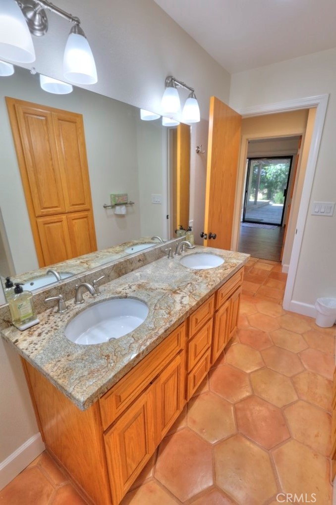 11714 Livingston Cressey, Livingston, CA 95334