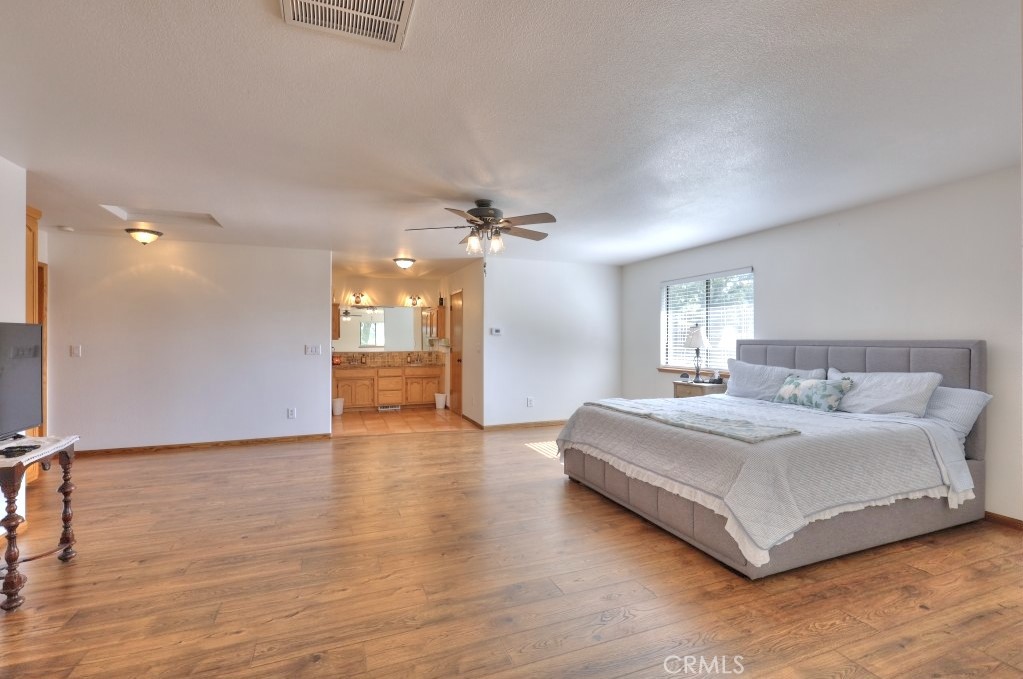 11714 Livingston Cressey, Livingston, CA 95334