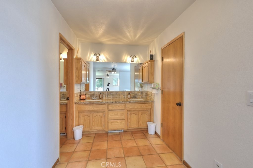 11714 Livingston Cressey, Livingston, CA 95334