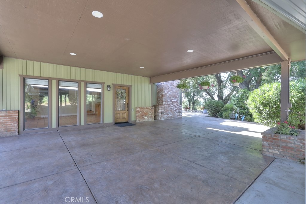 11714 Livingston Cressey, Livingston, CA 95334