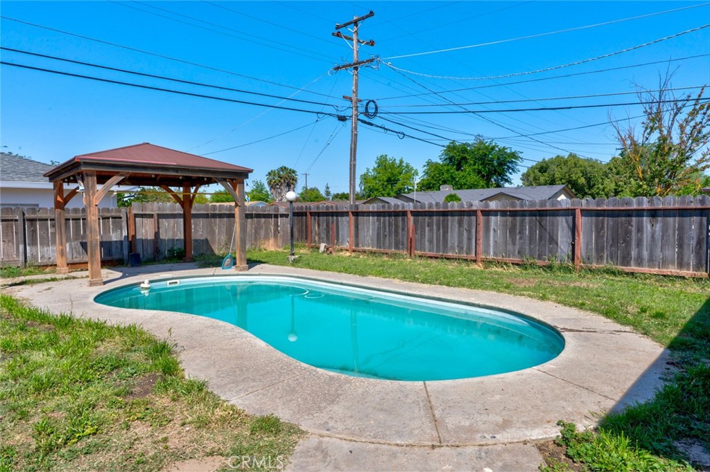 2399 3rd, Atwater, CA 95301