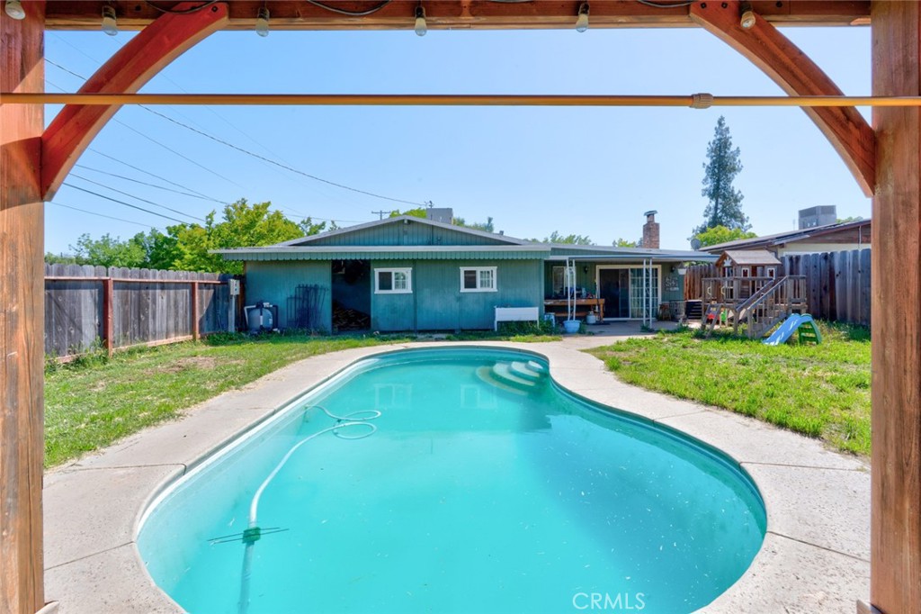 2399 3rd, Atwater, CA 95301