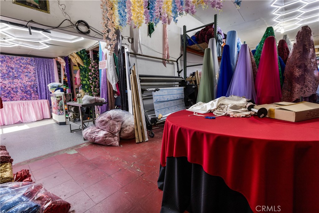 170 N Maple Ave, Fresno, CA 93702