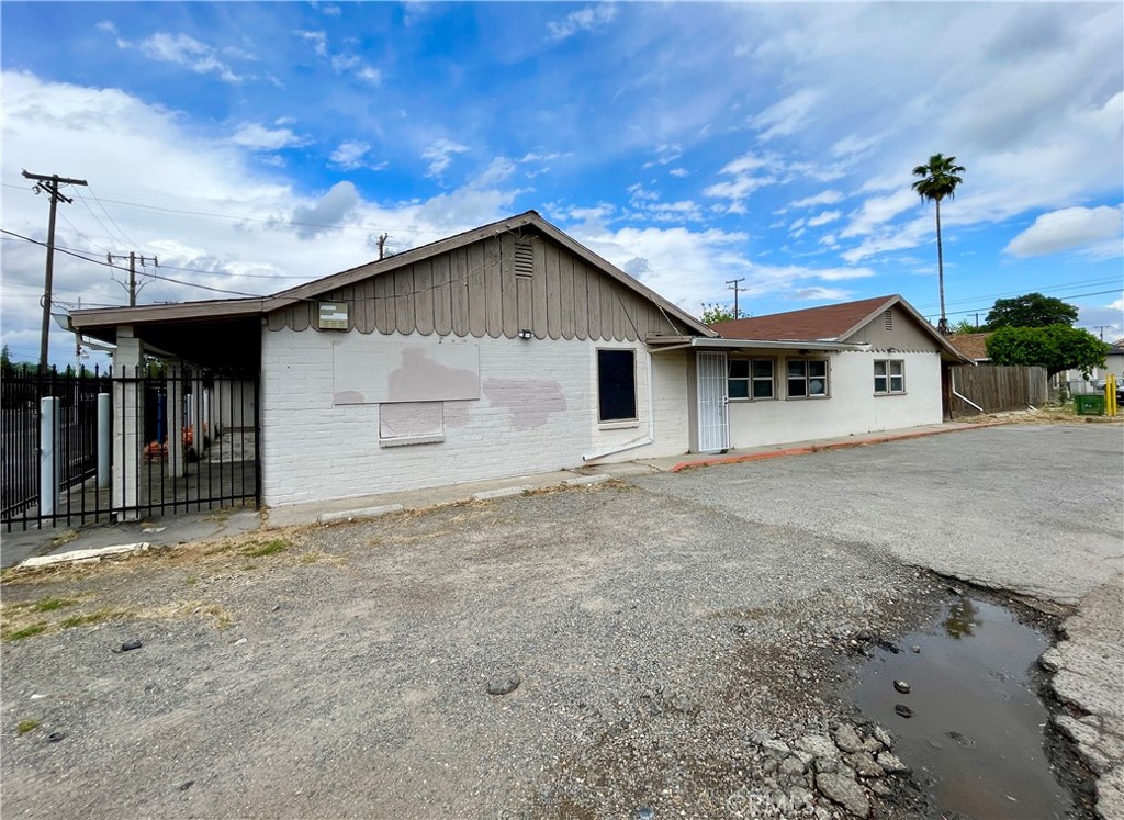 1799 E 21st St, Merced, CA 95340