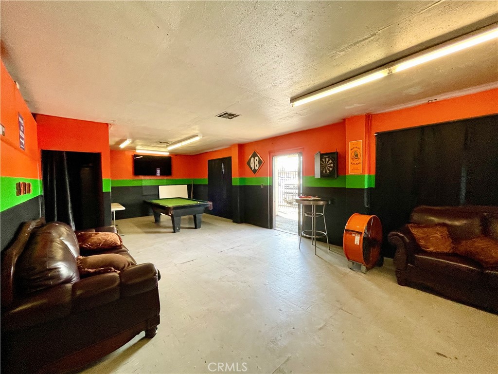 1799 E 21st St, Merced, CA 95340