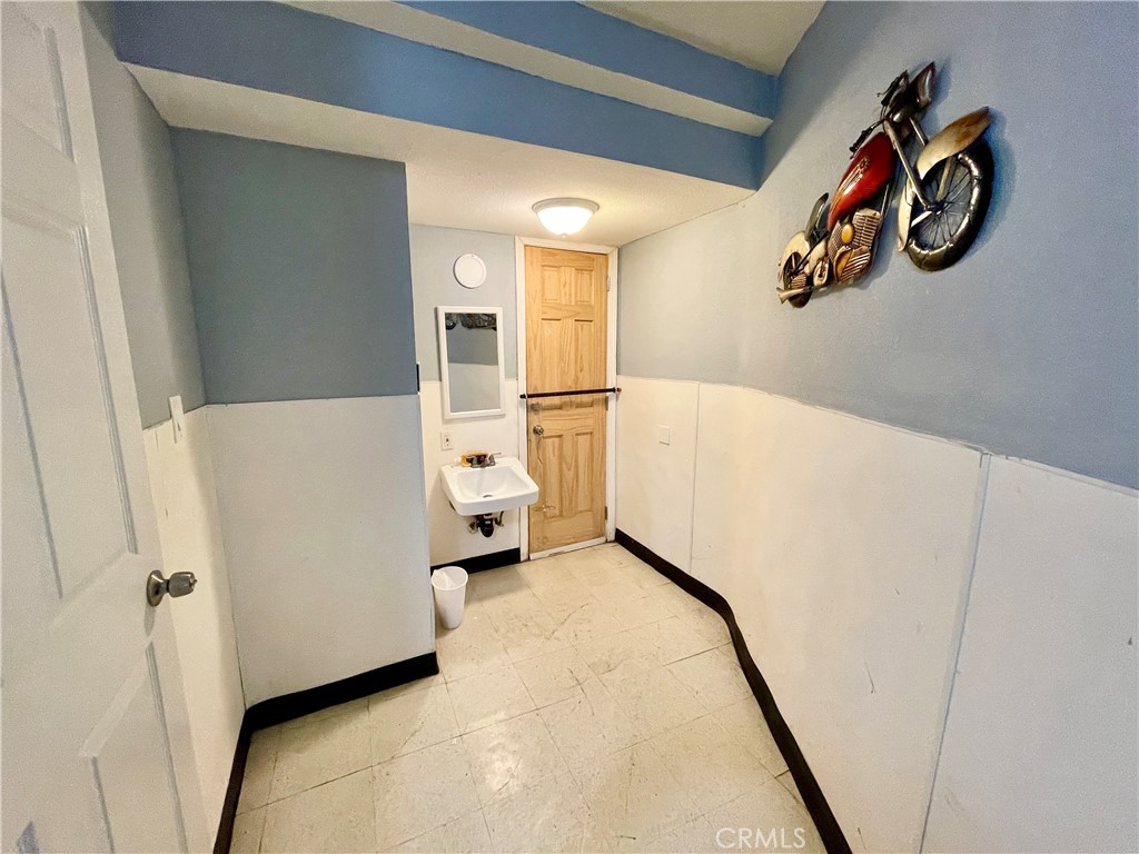1799 E 21st St, Merced, CA 95340