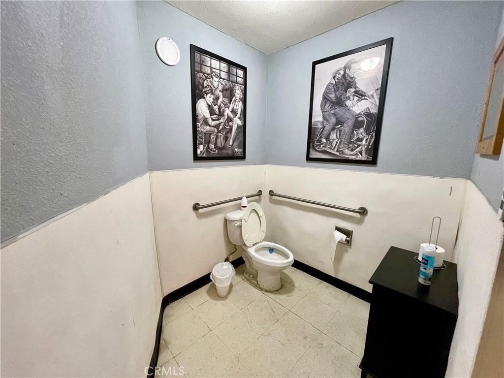1799 E 21st St, Merced, CA 95340
