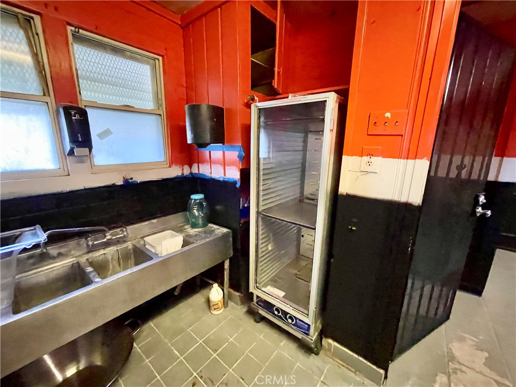 1799 E 21st St, Merced, CA 95340