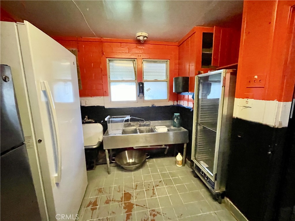 1799 E 21st St, Merced, CA 95340