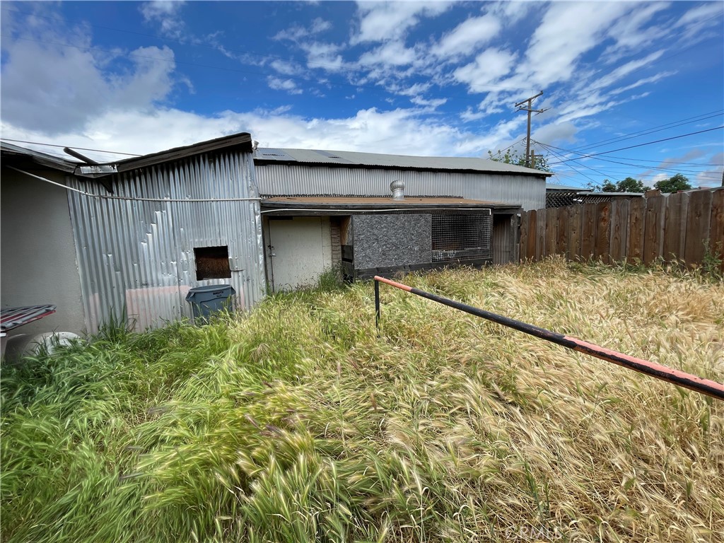 1799 E 21st St, Merced, CA 95340