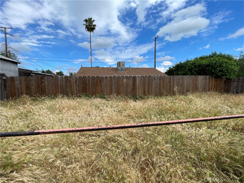 1799 E 21st St, Merced, CA 95340