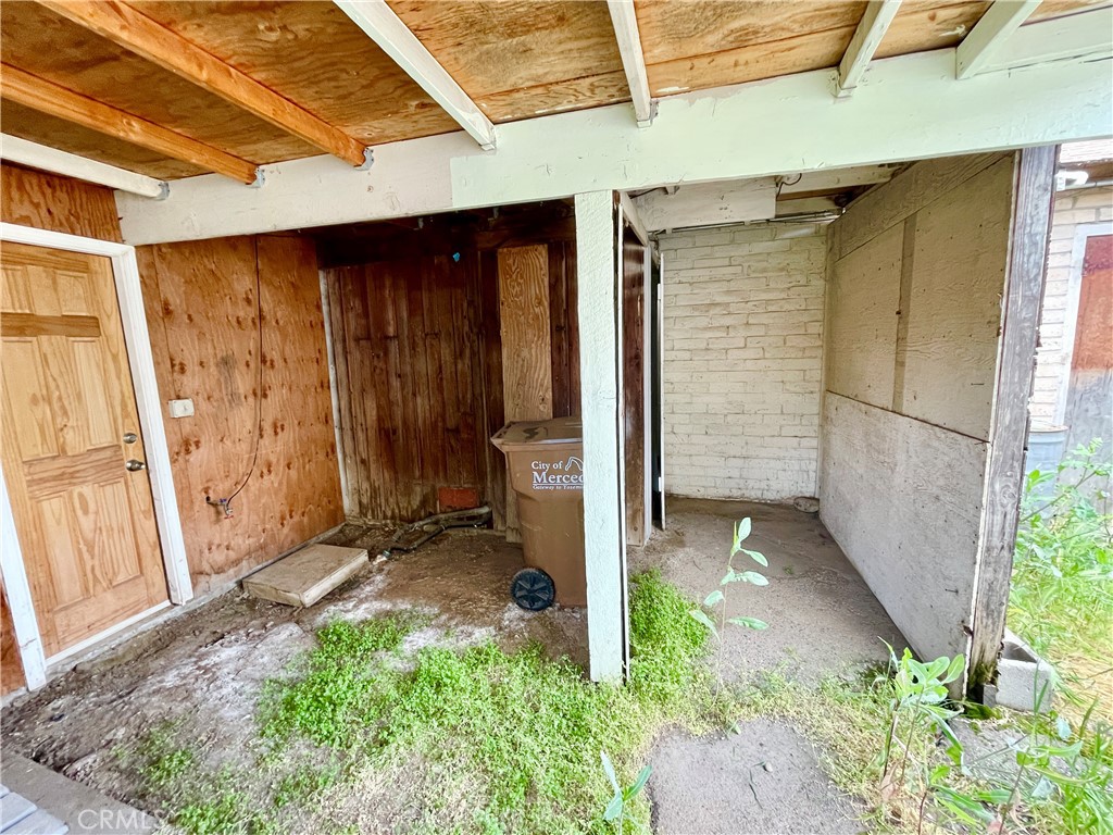1799 E 21st St, Merced, CA 95340