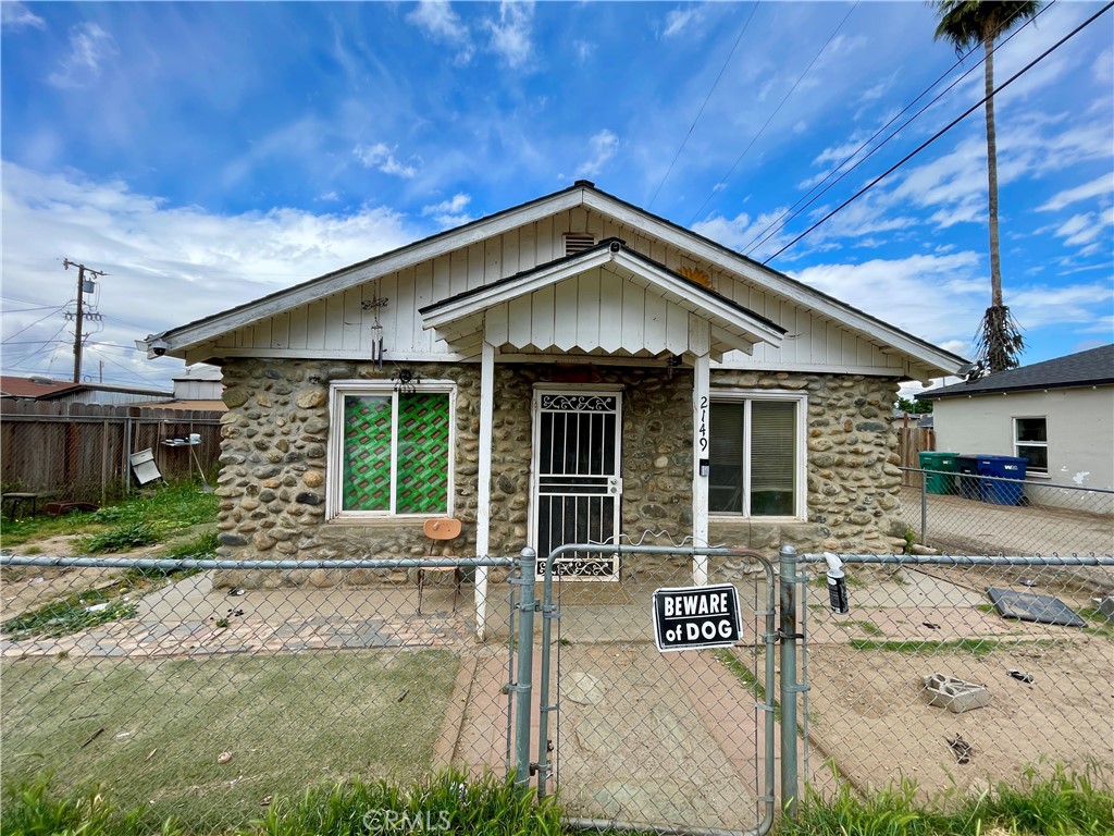 1799 E 21st St, Merced, CA 95340