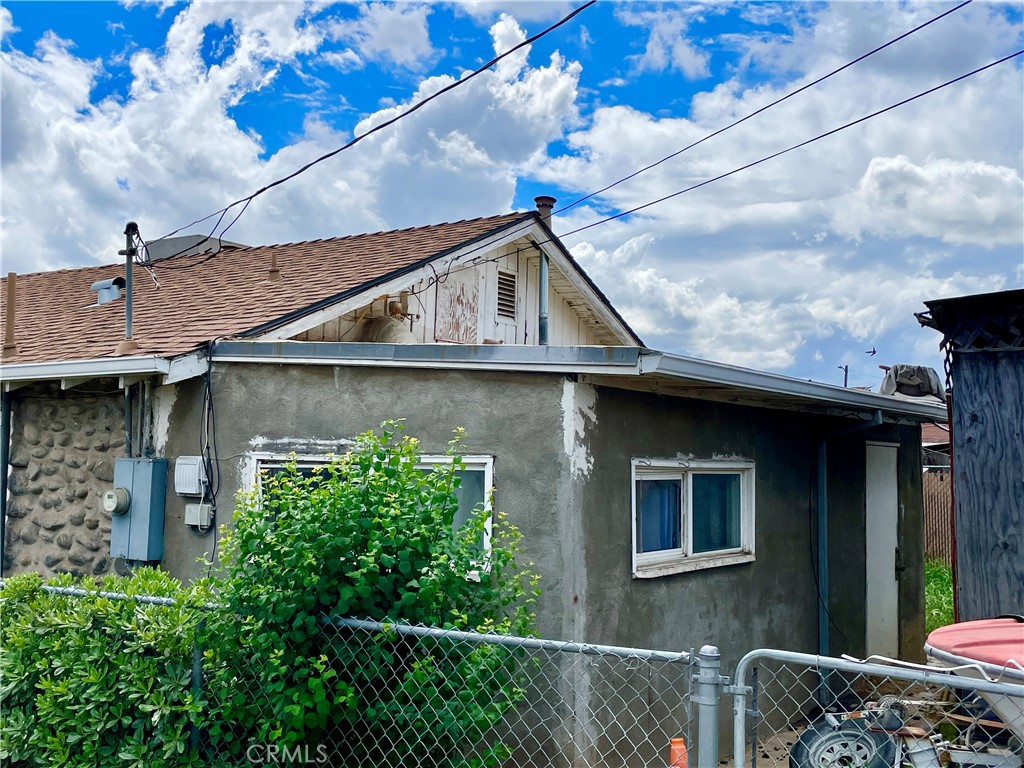 1799 E 21st St, Merced, CA 95340