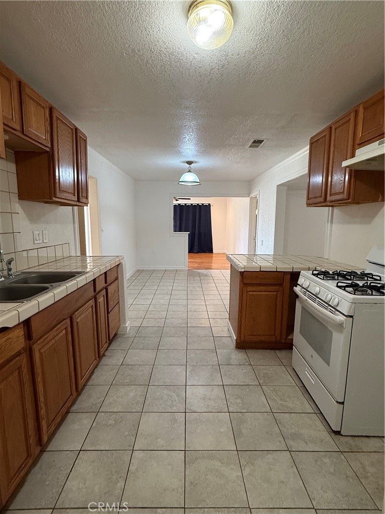 1020 W 24th, Merced, CA 95340