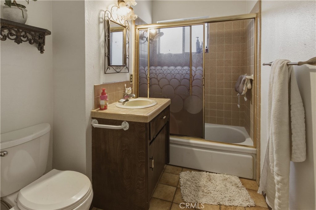 1843 W 8th, Merced, CA 95341