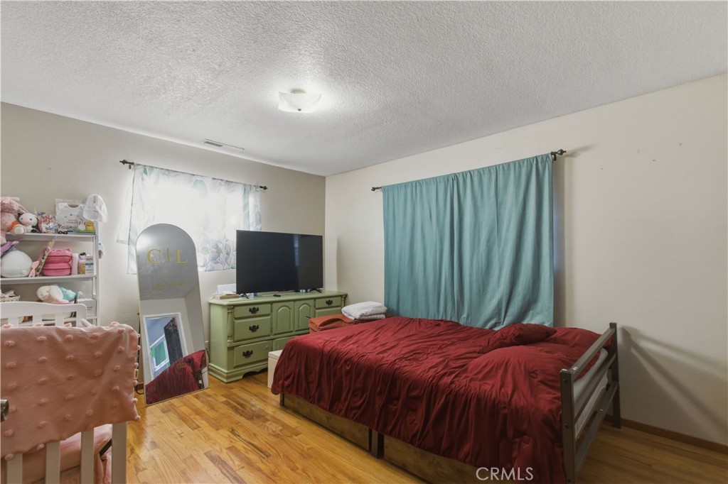 1843 W 8th, Merced, CA 95341