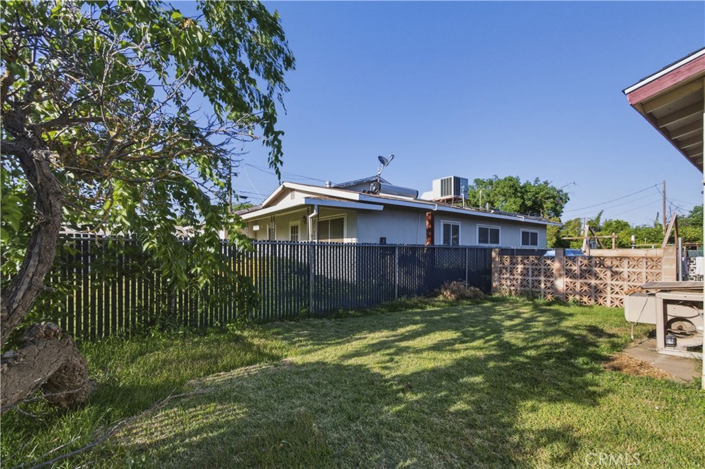1843 W 8th, Merced, CA 95341