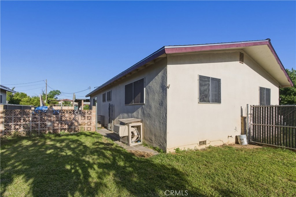 1843 W 8th, Merced, CA 95341