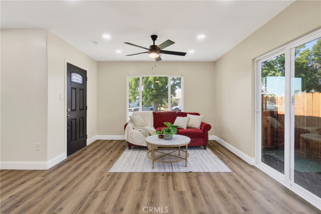 1127 W 19th, Merced, CA 95340