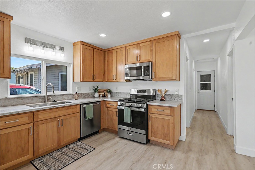 1016 E Yosemite, Madera, CA 93638