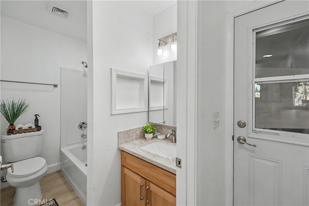 1016 E Yosemite, Madera, CA 93638