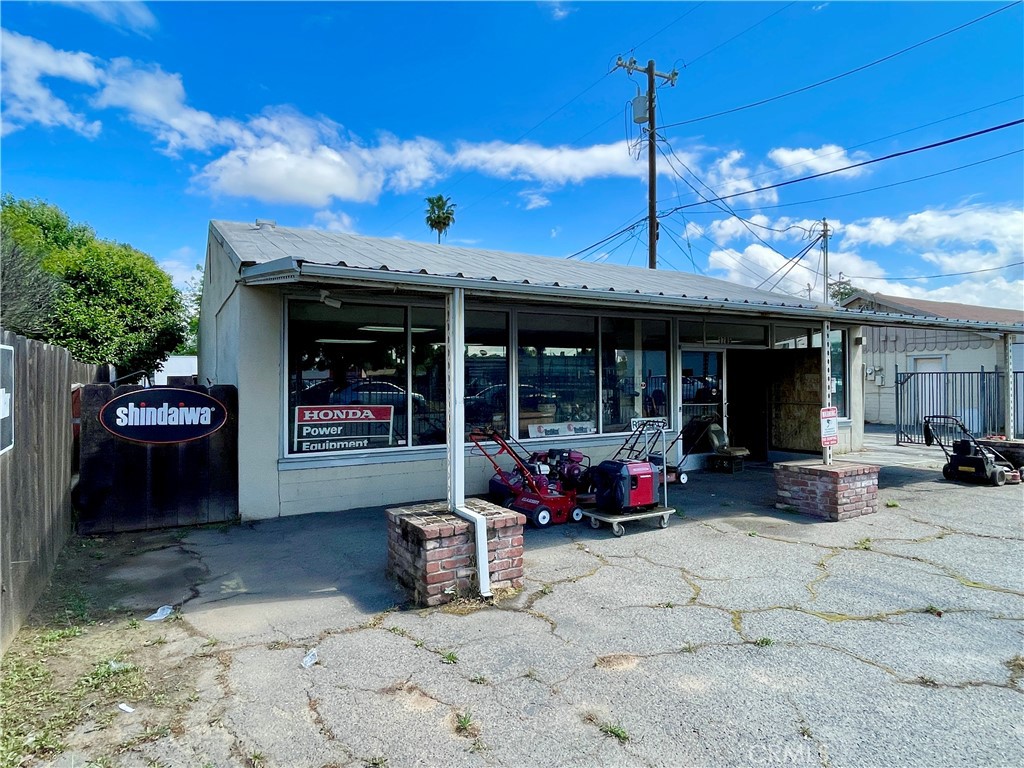 1785 E 21st St, Merced, CA 95340