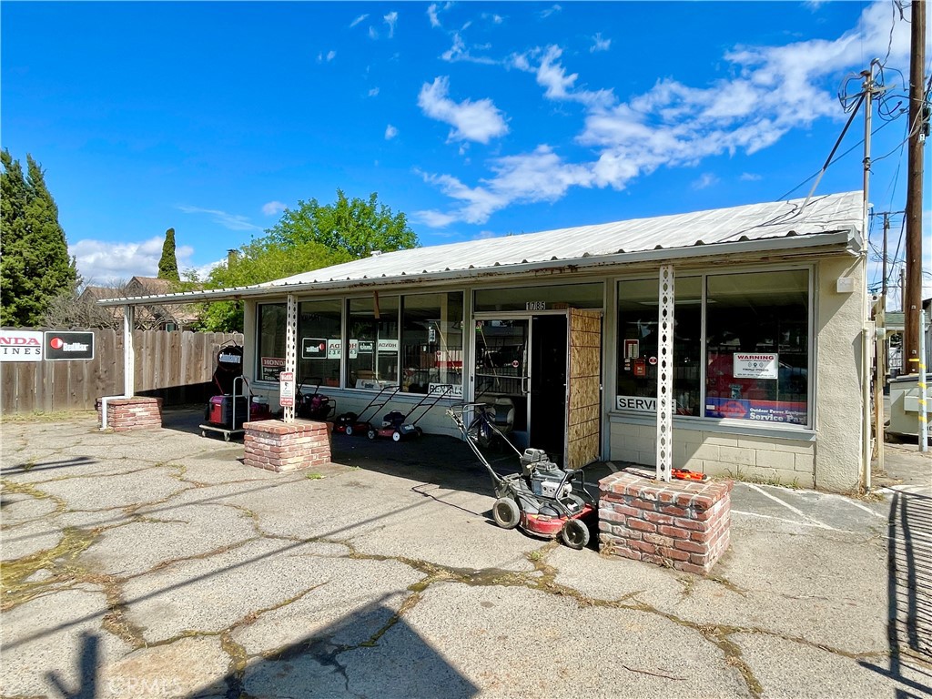 1785 E 21st St, Merced, CA 95340