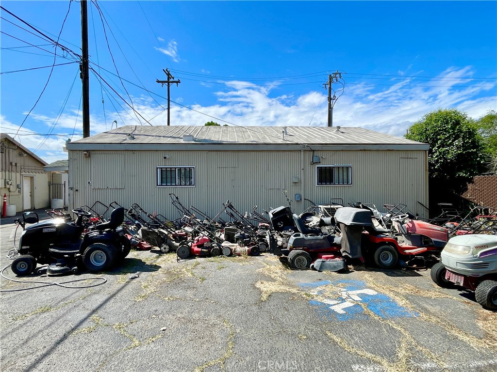 1785 E 21st St, Merced, CA 95340