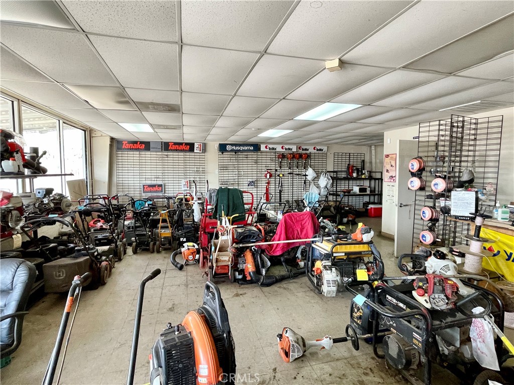 1785 E 21st St, Merced, CA 95340