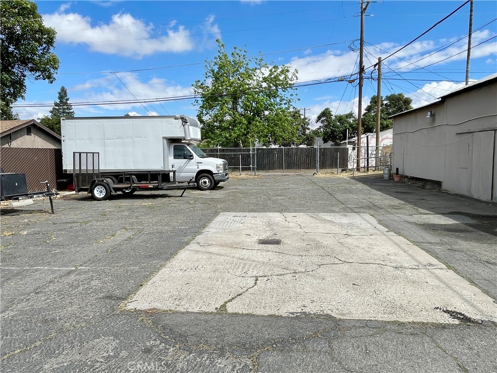 1785 E 21st St, Merced, CA 95340