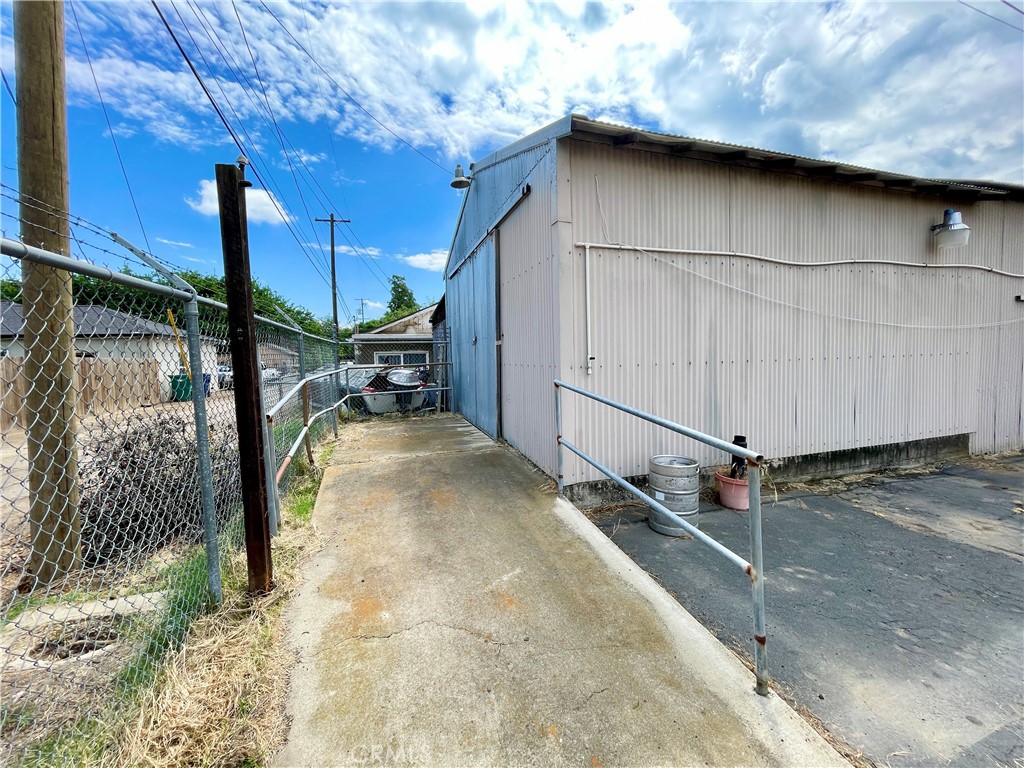 1785 E 21st St, Merced, CA 95340