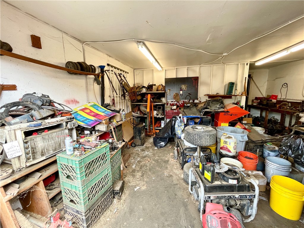 1785 E 21st St, Merced, CA 95340