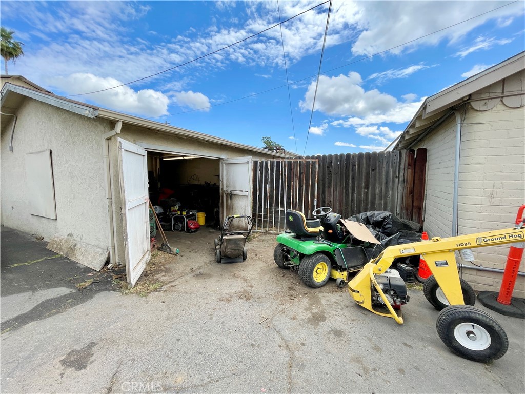 1785 E 21st St, Merced, CA 95340