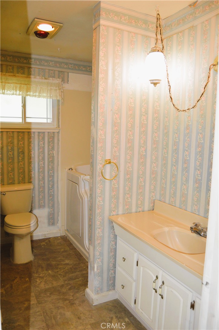 7204 Crawford St, Winton, CA 95388