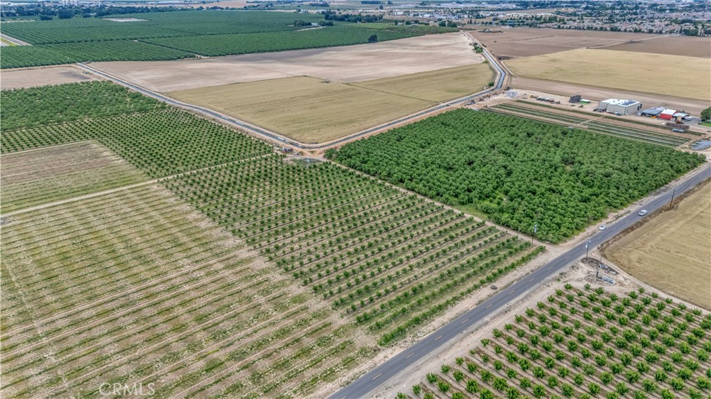 14706 Peach Ave, Livingston, CA 95334