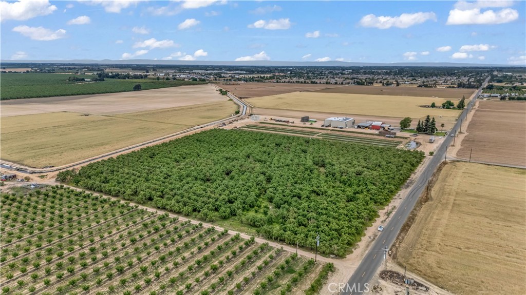14706 Peach Ave, Livingston, CA 95334