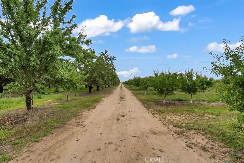 14706 Peach Ave, Livingston, CA 95334