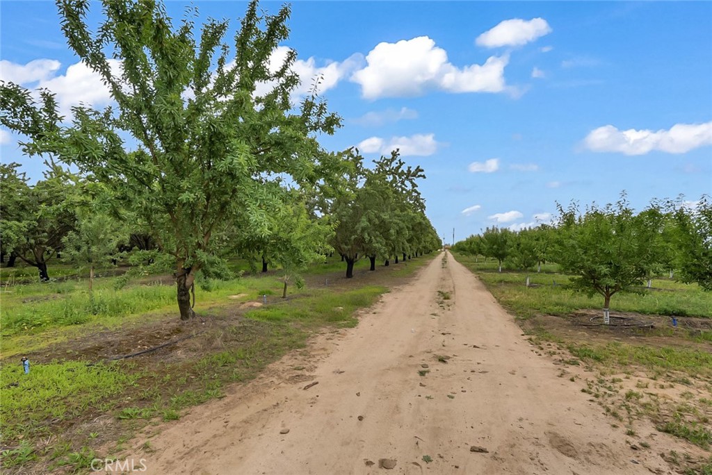 14706 Peach Ave, Livingston, CA 95334