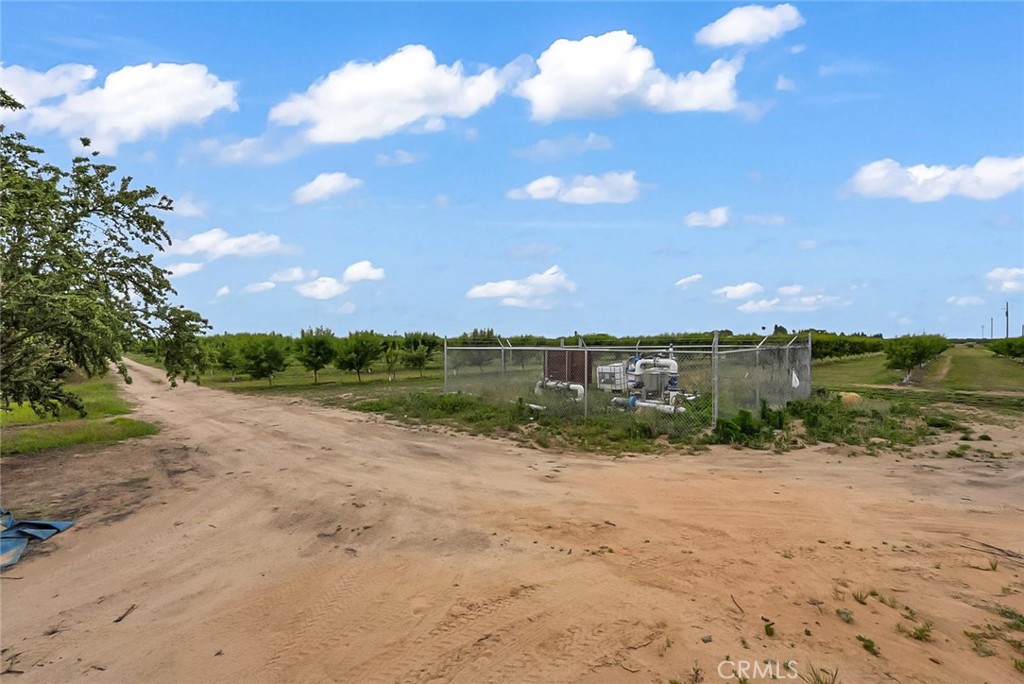 14706 Peach Ave, Livingston, CA 95334