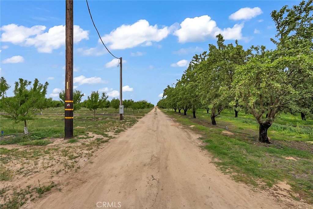 14706 Peach Ave, Livingston, CA 95334